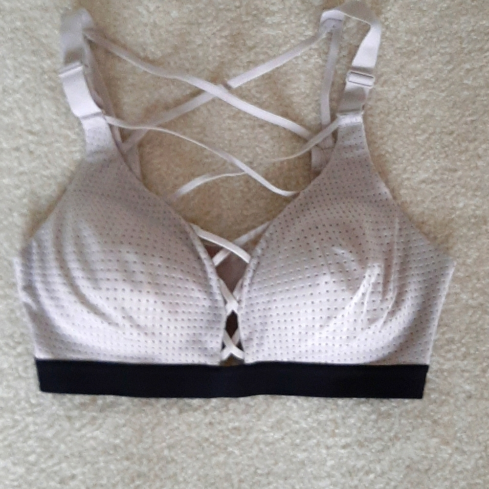 Victoria Secret sports bra Never worn